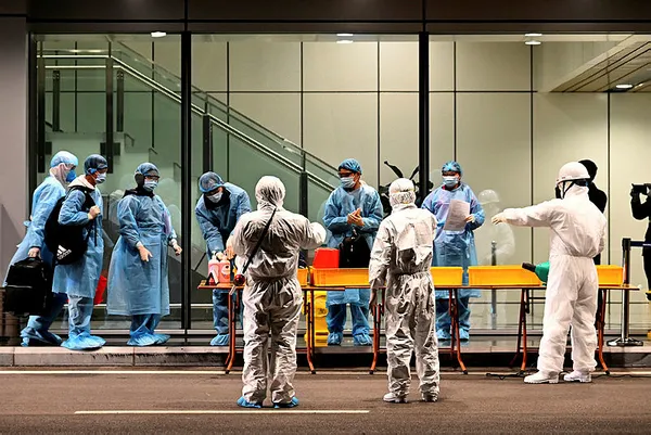 koronavirus-son-24-saatte-242-can-aldi-korkunc-salgin-hizla-yayiliyor-1581570726641.jpg Koronavirüs son 24 saatte 242 can aldı! Korkunç salgın hızla yayılıyor-2