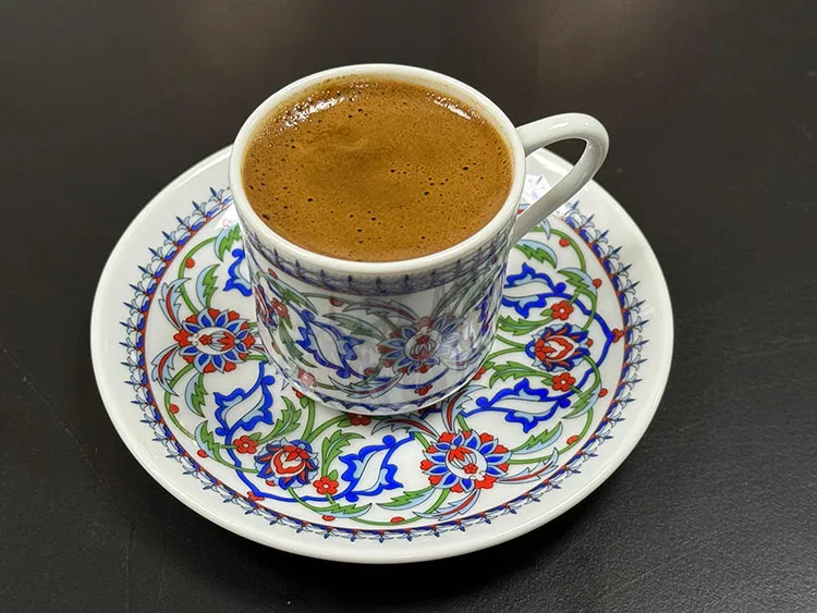 1-ayda-4-beden-incelmek-icin-turk-kahvenize-1-kasik-ekleyin-yeterli-1734535342982.jpg