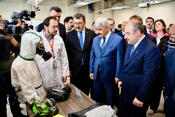 saglikta-devrim-yaratacak-tubitak-asi-ve-ilac-gelistirme-kampusu-acildi-1681903262994.jpg Sağlıkta devrim yaratacak: TÜBİTAK Aşı ve İlaç Geliştirme Kampüsü açıldı-4