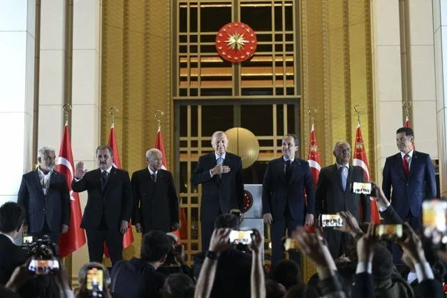 israilin-gazzedeki-soykirimina-karsi-istanbulda-buyuk-filistin-mitingi-baskan-erdogan-ve-cumhur-ittifaki-lider-1698057688660.jpeg İsrail'in Gazze'deki soykırımına karşı İstanbul'da Büyük Filistin mitingi! Başkan Erdoğan'da katılacak-5