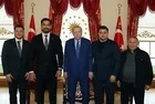 Başkan Erdoğan kabul etti: Şampiyon güreşçiler Dolmabahçe'de