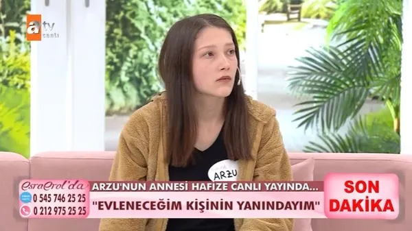 esra-erolda-inanilmaz-olay-internetten-tanistigim-birini-sevdim-diyen-kadin-kendisini-ulasmaya-calisan-kizini-gozyaslarina-bogdu-1640018496511.jpg Esra Erol’da inanılmaz olay! ‘İnternetten tanıştığım birini sevdim’ diyen kadın kendisini ulaşmaya çalışan kızını gözyaşlarına boğdu-9