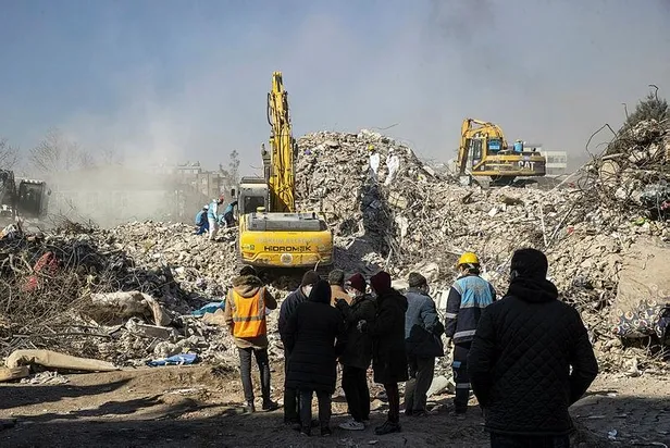 Kahramanmaraş'taki 7.7 ve 7.6'lık depremler sonrası seçim ertelenir mi? Siyasi yağmacılara sert tepki: AK Parti'den net açıklama-7