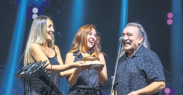 Usta Sanatçı Ümit Besen sahnede gözyaşlarına hakim olamadı! Bakın sebebi neymiş...