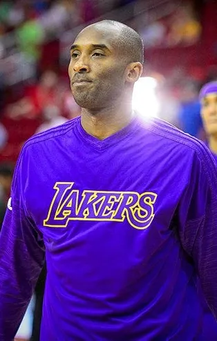 Kobe Bryant'ın helikopter kazasında hayatını kaybetmesi Los Angeles’ta yaşayan ünlüleri korkuttu!