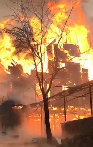 Kocaeli'de korkutan yangın! Kullanılamaz hale döndü