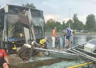 Son dakika: İETT otobüsü Kartalda bisikletlilere çarptı: Kazada 4 bisikletli yaralandı