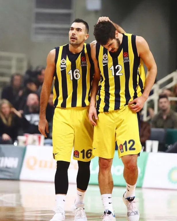 Son dakika| Fenerbahçe Beko'da ayrılık resmen açıklandı ! Nikola Kalinic Valencia'da-2