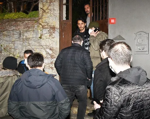 Burak Yamantürk, Kıvanç Tatlıtuğ, Uraz Kaygılaroğlu, Berrak Tüzünataç... Özge Özpirinçci'nin partisinde olay çıktı-9