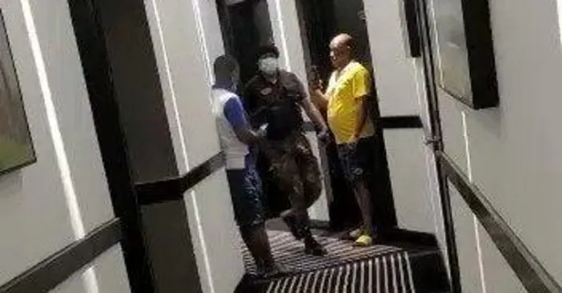 Dünya Kupası eleme maçı öncesi ordu oteli bastı! Fenerbahçe'nin futbolcusu Samatta da rehineler arasında