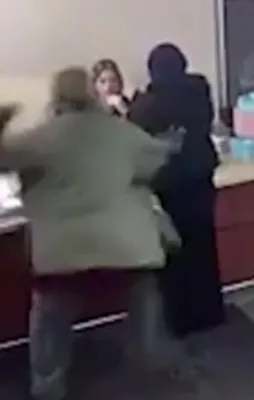 ABD'de Müslüman kadına alçak saldırı