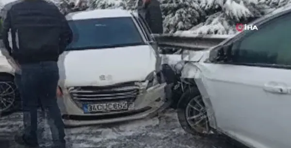 son-dakika-tem-savas-alanina-dondu-kaza-ani-saniye-saniye-kaydedildi-1613558264627.jpg SON DAKİKA: TEM savaş alanına döndü! Kaza anı saniye saniye kaydedildi-7