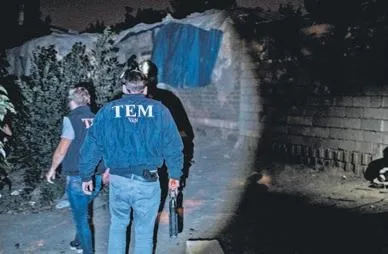 İran sınırı ve Van'da kaçak göçmen operasyonu! Tek tek yakalandılar-5