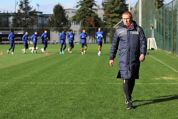 Abdullah Avcı futbolcularının tepkisinden çok memnun olduğunu söyledi! "Trabzonspor doğru yolda"-1
