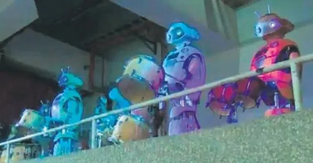 Corona günlerinde robot taraftar