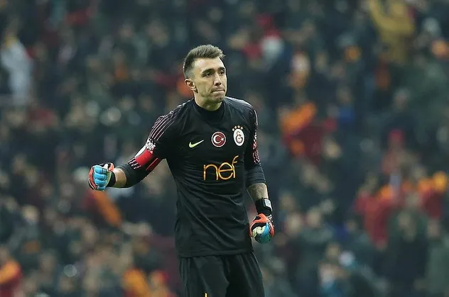 Galatasaray'da Muslera krizi! Fatih Terim ile Muslera arasında soğuk rüzgarlar esiyor