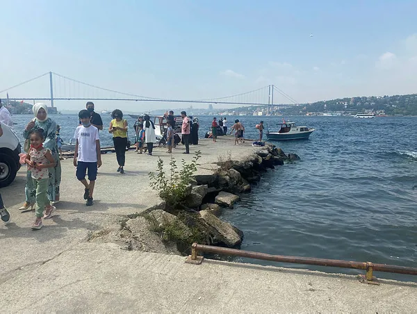 1630413165362.jpg Çengelköy'de isyan ettiren koku! Vantilatörü gören "pes" dedi-5
