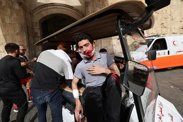 SON DAKİKA: İşgalci İsrail polisinden Mescid-i Aksa'yı işgal girişimi!-2