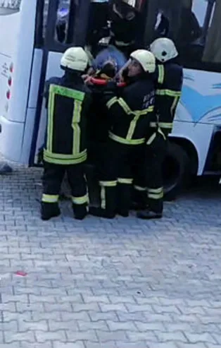 Jandarmaları taşıyan minibüs kaza yaptı! Çok sayıda yaralı var