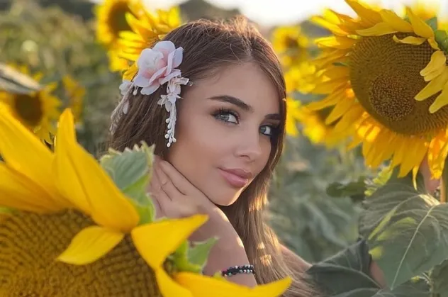Nazlı Aksu: Ünlülerin evini dizayn edeceğim