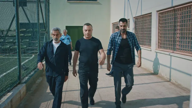 nesrin-ve-cakir-yillar-sonra-ayni-yerde-bulustular-ikisi-de-kilit-isimler-arasinda-1608832648477.jpg Nesrin ve Çakır yıllar sonra aynı yerde buluştular! İkisi de kilit isimler arasında...-3