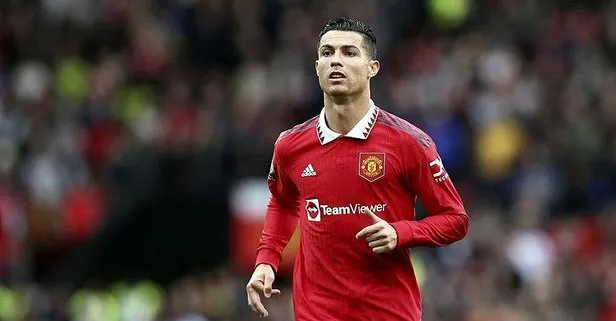 Galatasaray taraftarları Manchester United ile vedalaşan Cristiano Ronaldo için sosyal medyadan çağrı yaptı