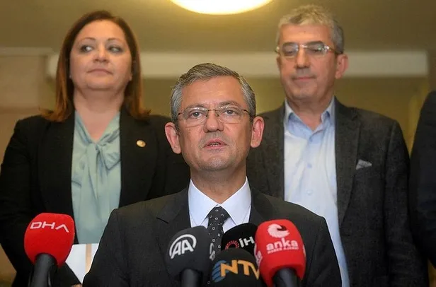 1685811029996.jpeg Seçimlik sözler kararmayan yüzler... Dün "Kaybedince devam etmeyiz" diyen CHP'li Özgür Özel bugün Grup Başkanı olduğu duyurdu-4