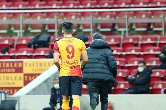 Arjantin basınından bomba iddia! Falcao yuvasına geri dönüyor