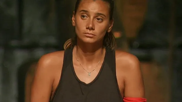 Acun Ilıcalı 'son' dedi Ayşe Yüksel elini beline koyup 'ben de geliyorum' dedi Survivor'da 2 diskalifiye var! Yeni 3 yedek ise...-9