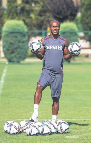 Trabzonspor'un yıldızı Nwakaeme: Teklif gelirse konuşuruz