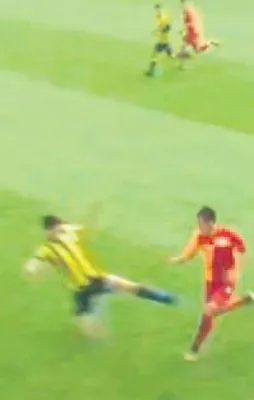 U17’de uçan tekme!