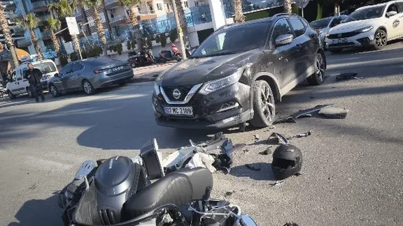 Alanya'da SUV ile motosiklet çarpıştı: Mehdi Akdağ hayatını kaybetti! Kaza anı kamerada