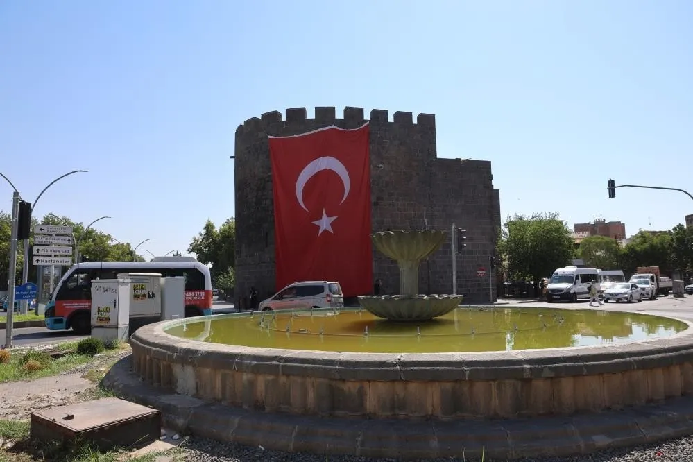 terorsuz-turkiyeye-diyarbakirlilardan-tam-destek-1786479523559.jpeg Terörsüz Türkiye'ye Diyarbakırlılardan tam destek-4