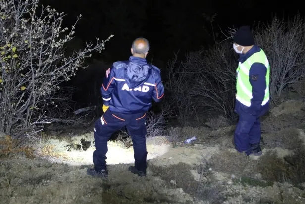 Gümüşhane’de kan donduran kaza: Kamyonet uçuruma yuvarlandı: 2 ölü, 1 yaralı-3