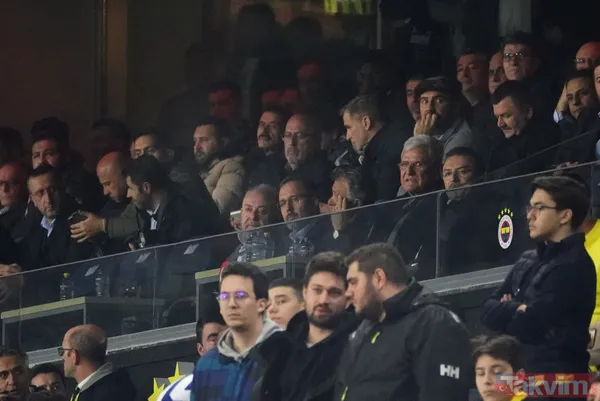 Ali Koç'un bu yaptığı taraftarı çıldırttı! Tepkiler çığ gibi - 18