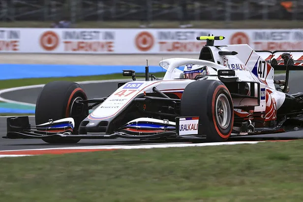 s-sport-frekans-bilgileri-s-sport-nasil-izlenir-s-sport-hangi-platformlarda-var-digiturk-f1-hangi-kanalda-yayinlaniyor-1633867243986.jpg S Sport frekans bilgileri! S Sport 2 nasıl izlenir? S Sport hangi platformlarda var? Digiturk F1 hangi kanalda yayınlanıyor?-3