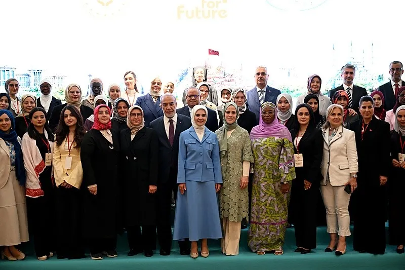 1782138186218.jpeg ALLY for Future Kurucusu Dr. Esra Albayrak Batı'nın illüzyonunu bozdu! "Müslüman kadına biçilen rol hiç değişmedi"-5