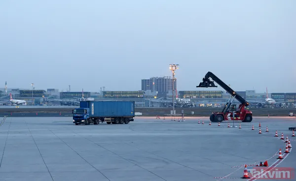 Tarihi taşınmada aprondaki son yoğunluk Kule'den de görüntülendi - 23