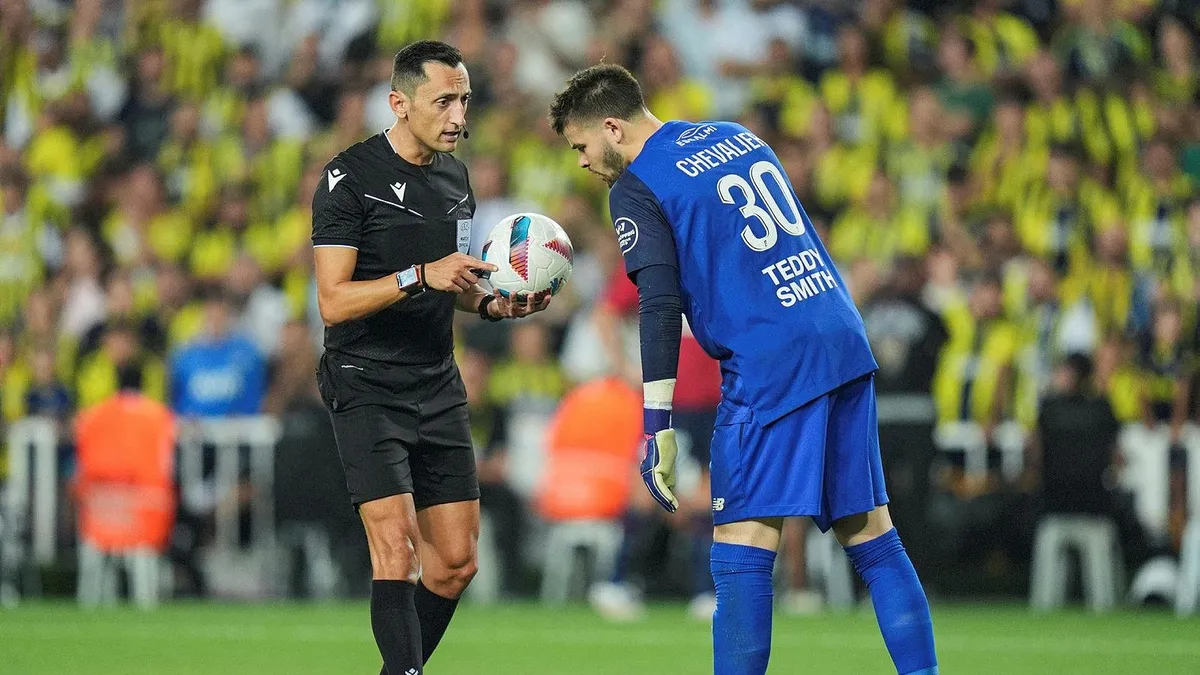 UEFA'dan Fenerbahçe'ye ceza!