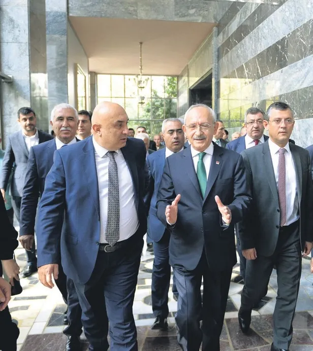 iyi-parti-lideri-meral-aksenerden-kemal-kilicdarogluna-goruntulu-adaylik-mesaji-1661733528323.jpeg İYİ Parti lideri Meral Akşener'den Kemal Kılıçdaroğlu'na görüntülü adaylık mesajı-3