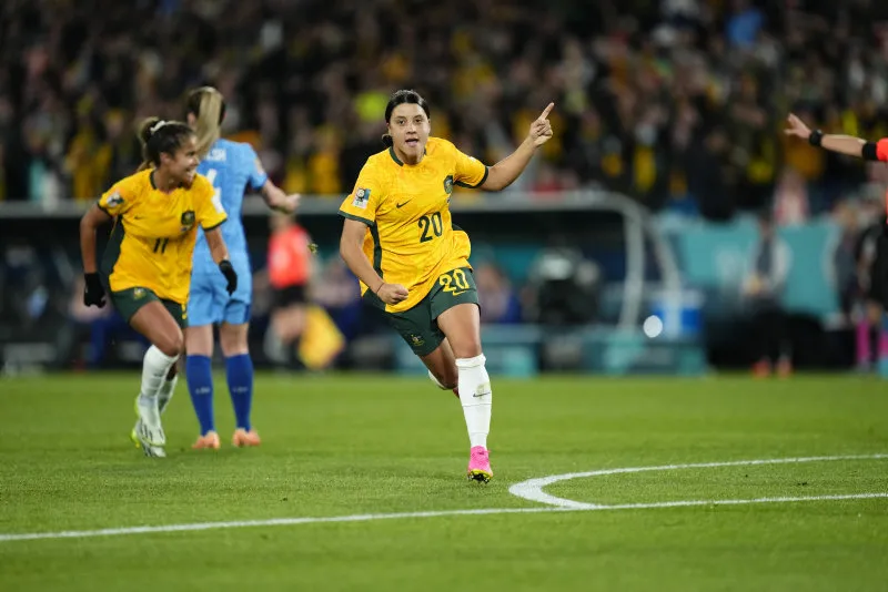 FIFA Kadınlar Dünya Kupası Avustralya İngiltere maçında sapkınlık üçgeni! - 4