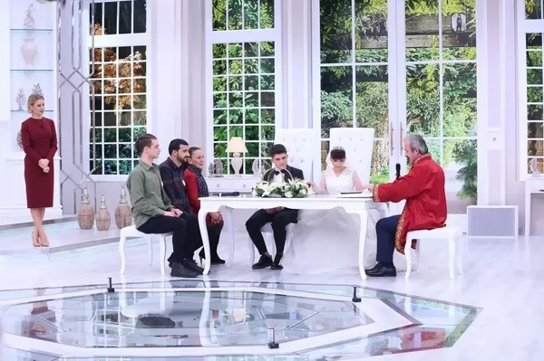 esra-erolda-mutlu-son-bu-yasta-dul-kalamam-diyen-ceylan-muradina-erdi-ramazan-ile-milyonlarin-sahitliginde-evl-1647363080057.jpg Esra Erol’da mutlu son! ‘Bu yaşta dul kalamam’ diyen Ceylan muradına erdi! Ramazan ile milyonların şahitliğinde evlendi-8