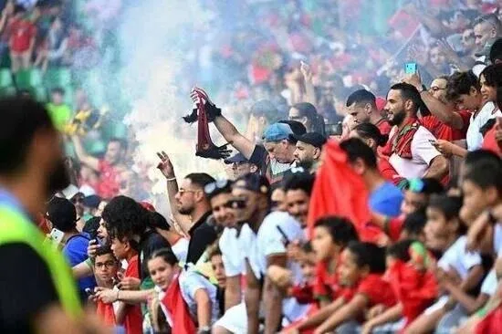 olimpiyatlarin-acilis-macinda-inanilmaz-anlar-arjantin-fas-maci-sonrasi-messiden-tepki-1721886635047.jpeg Fas taraftarları son dakika gelen golün ardından çıldırdı.