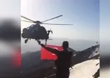 ATAK helikopterinin Türk Bayrağı'na selamı