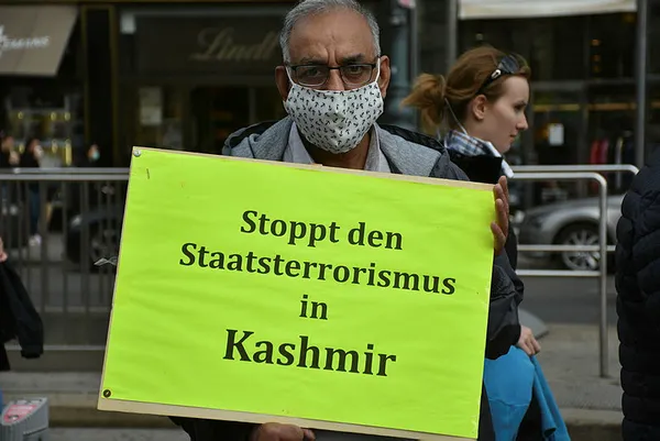 hindistanin-cammu-kesmirdeki-uygulamalari-avusturyada-protesto-edildi-1596650395083.jpg Hindistan’ın Cammu Keşmir’deki eylemleri Avusturya’da protesto edildi-6