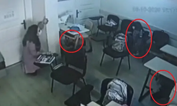 izmirdeki-69-buyuklugundeki-depreme-derste-yakalanan-ogrenciler-siralarin-altina-girdi-1604314273003.jpg İzmir'deki 6,9 büyüklüğündeki depreme derste yakalanan öğrenciler sıraların altına girdi-5