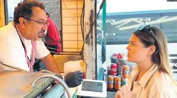 Türk İşadamı Cem Sütçü'nün hayatı film gibi: Londra Köprüsü'nün dibinde şöhreti buldu-2