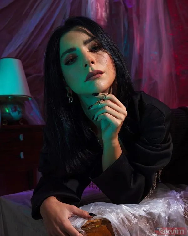 Merve Boluğur sınır tanımadı sütyensiz pozuyla olay oldu! Cüretkar paylaşımı sosyal medyaya bomba gibi düştü - 3