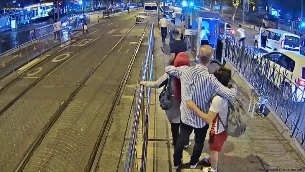 Fatih'te tramvay yolundaki feci kaza kamerada-5