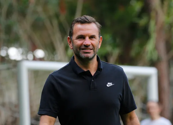 galatasarayin-yildizi-ayriliyor-yeni-ekibi-belli-oldu-1661600810994.jpg Galatasaray'ın yıldızı ayrılıyor! Yeni ekibi belli oldu-2